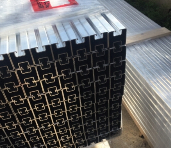 Profil de aluminiu pentru panouri fotovoltaice - bara de 2,4 m [2]