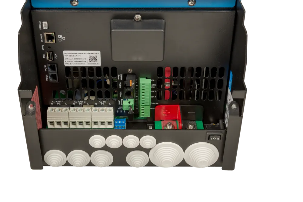Invertor hibrid monofazat Victron EasySolar-II 48/3000/35-32 MPPT 250/70 GX [3]
