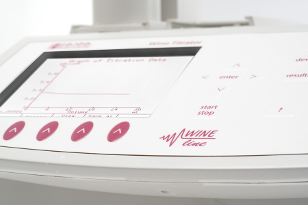 Titrator automat pentru analiza vinului: sulf liber&amp;total, aciditate titrabila si volatila, zaharuri reducatoare s.a. [1]