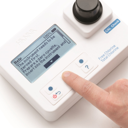 Fotocolorimetru portabil pentru clor liber si clor total cu CAL Check HI97711 [3]