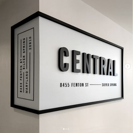 Numere casă & stradă - Placă adresă metalică 3D personalizată – semnalistică premium cu litere reliefate pentru clădiri și business