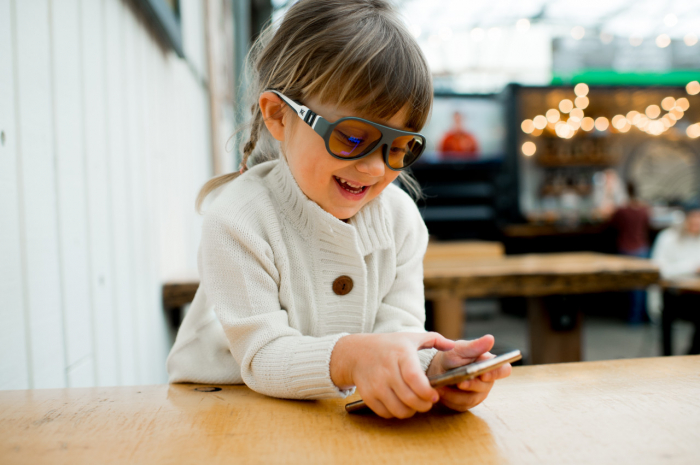 Ochelari de soare pentru copii mokki click & change screensafe, protectie ecran, 2-5 ani, gri - imagine produs HeiBebe.ro [9]