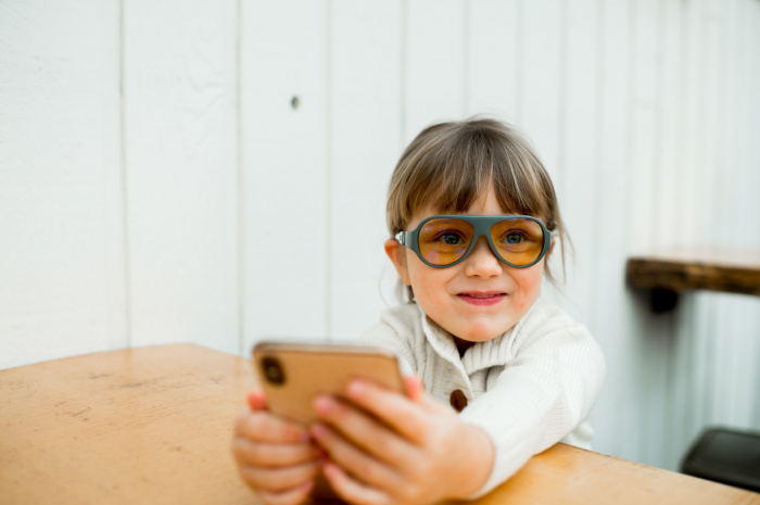 Ochelari de soare pentru copii mokki click & change screensafe, protectie ecran, 2-5 ani, gri - imagine produs HeiBebe.ro [8]