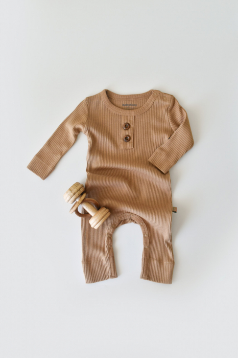 Salopeta cu maneca lunga si pantaloni lungi din bumbac organic si modal - maro babycosy - imagine produs HeiBebe.ro [1]