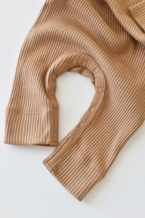 Salopeta cu maneca lunga si pantaloni lungi din bumbac organic si modal - maro babycosy - imagine produs HeiBebe.ro [3]