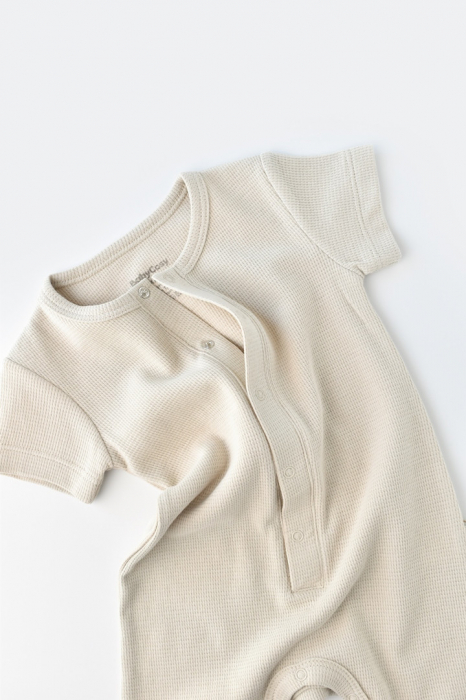 Salopeta cu pantaloni scurti - 100% bumbac organic - stone, babycosy - imagine produs HeiBebe.ro [4]