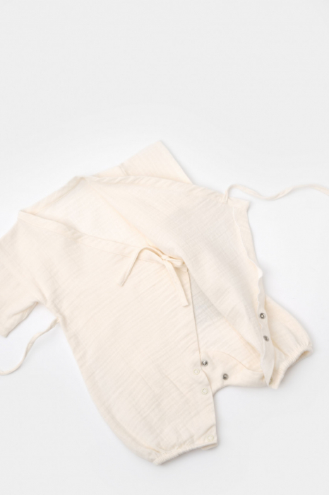 Salopeta petrecuta din muselina, babycosy, 100% bumbac organic, ecru - imagine produs HeiBebe.ro [7]