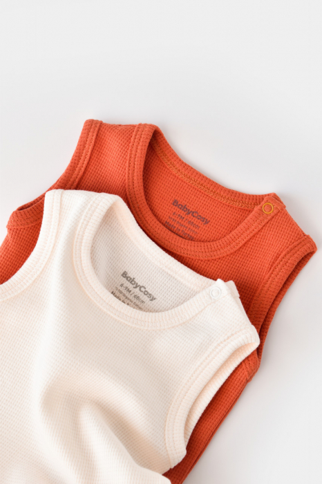 Set 2 body-uri fara maneci bebe unisex -100% bumbac organic -scortisoara/ecru, babycosy - imagine produs HeiBebe.ro [2]