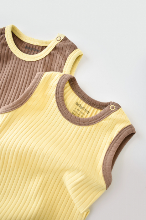 Set 2 body-uri fara maneci ribana bebe unisex din bumbac organic si 5%elastan - vanilie/maro babycosy - imagine produs HeiBebe.ro [4]