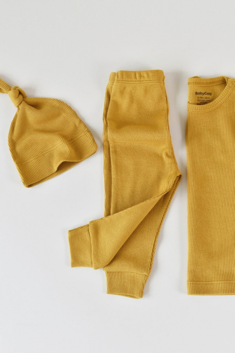 Set 3 piese: bluzita cu maneca lunga, pantaloni lungi si caciulita din bumbac organic si modal - sofran, babycosy - imagine produs HeiBebe.ro [7]