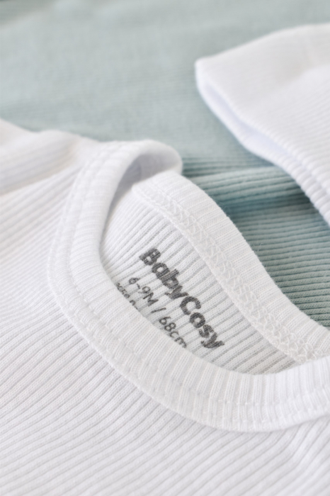 Set 3 piese: body cu maneca lunga, pantaloni lungi si caciulita din bumbac organic si modal - alb, babycosy - imagine produs HeiBebe.ro [5]