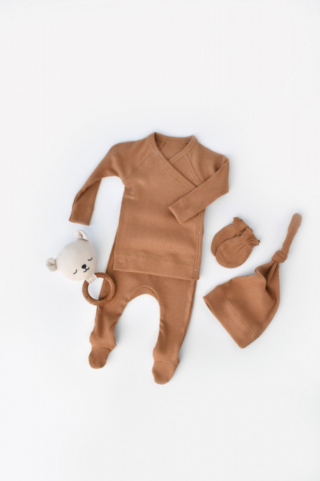 Set 4 piese: bluza, pantaloni, caciulita si manusi din bumbac organic si modal - maro, babycosy - imagine produs HeiBebe.ro [1]