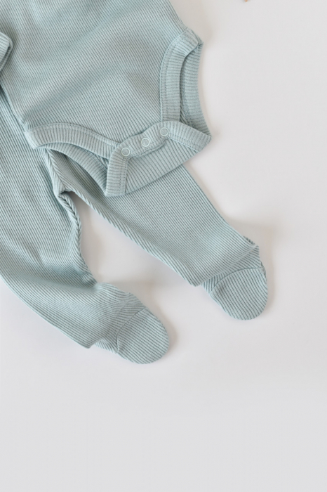 Set 4 piese: bluza, pantaloni, caciulita si manusi din bumbac organic si modal - mint, babycosy - imagine produs HeiBebe.ro [5]