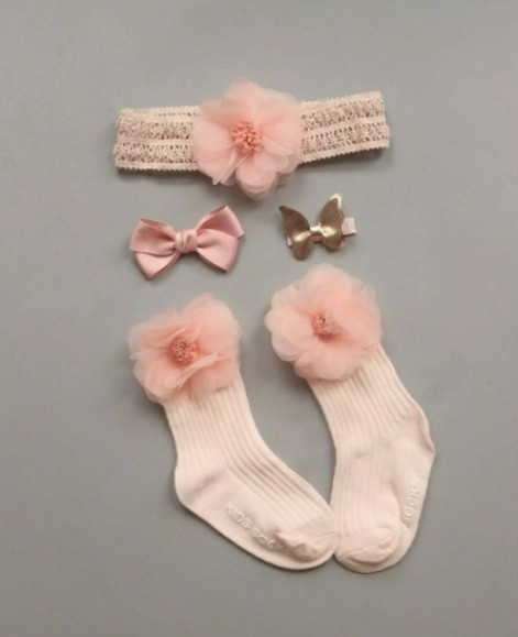 Set 4 piese - sosete cu accesorii - imagine produs HeiBebe.ro [1]