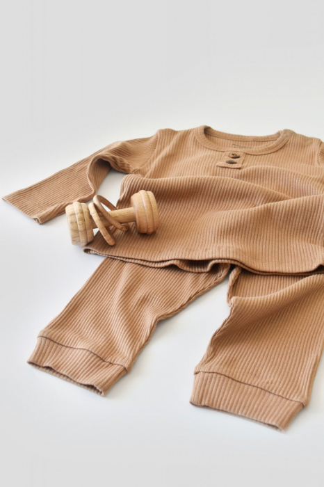 Set bluzita cu maneca lunga si pantaloni lungi din bumbac organic si modal - maro babycosy - imagine produs HeiBebe.ro [2]