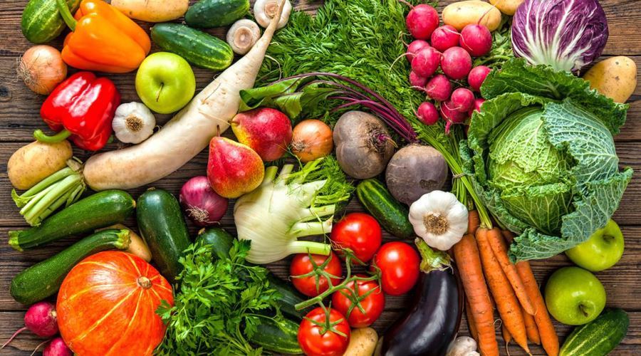 Mai putine sarmale, dar mai multe fructe si miscare, de sarbatori