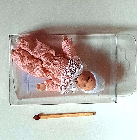 Papusa bebelus portelan fetita in roz - miniatura scara 1:12 casute de papusi [1]