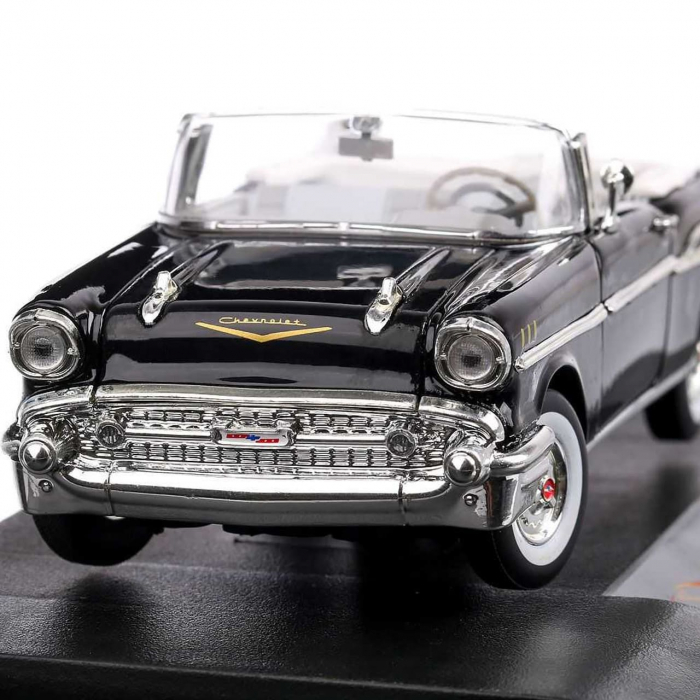 Chevrolet Bel Air convertible, negru, 1:32, Signature [4]