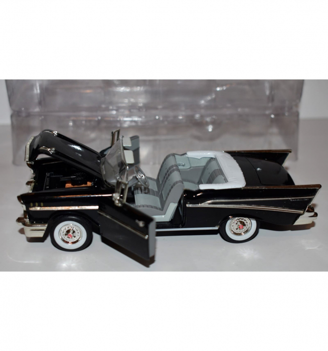 Chevrolet Bel Air convertible, negru, 1:32, Signature [3]