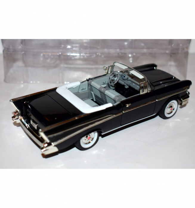 Chevrolet Bel Air convertible, negru, 1:32, Signature [2]