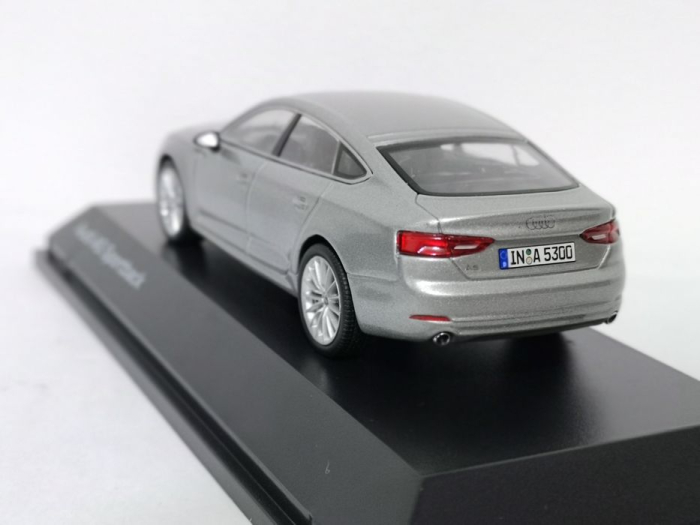 Macheta Auto Audi A5 2017 Sportback Argintiu Metalizat – Scara 1:43 Spark Dealer Edition [4]