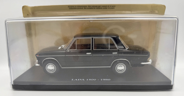 Macheta Auto Lada 1500 1980 Neagra – Scara 1:24, Vitrina Plexiglas Outlet [5]