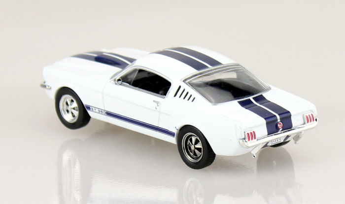 Macheta auto Shelby 350GT scara 1:43 alba cu dungi albastre [2]