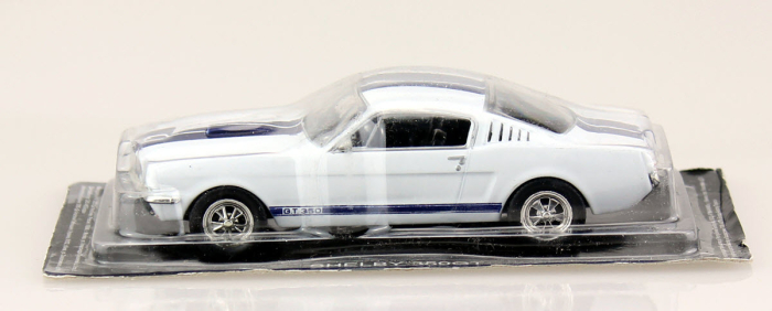 Macheta auto Shelby 350GT scara 1:43 alba cu dungi albastre [3]