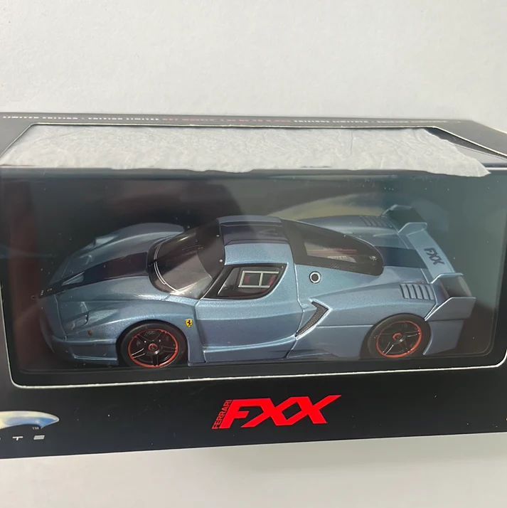 Macheta Ferrari FXX 2006 Bleu Turquoise cu dunga bleumarin– Hot Wheels Elite Limited Edition 1:43 [3]
