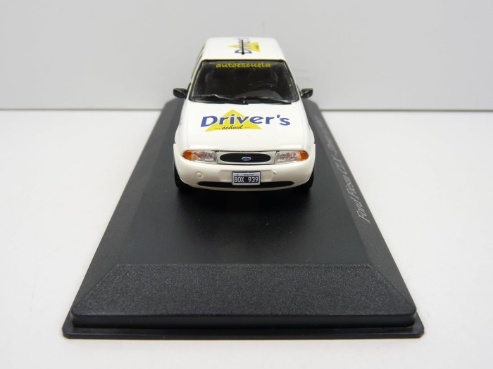 Macheta Ford Fiesta CLX 1997 Scoala Soferi Drivers – Scara 1:43 Hachette [4]