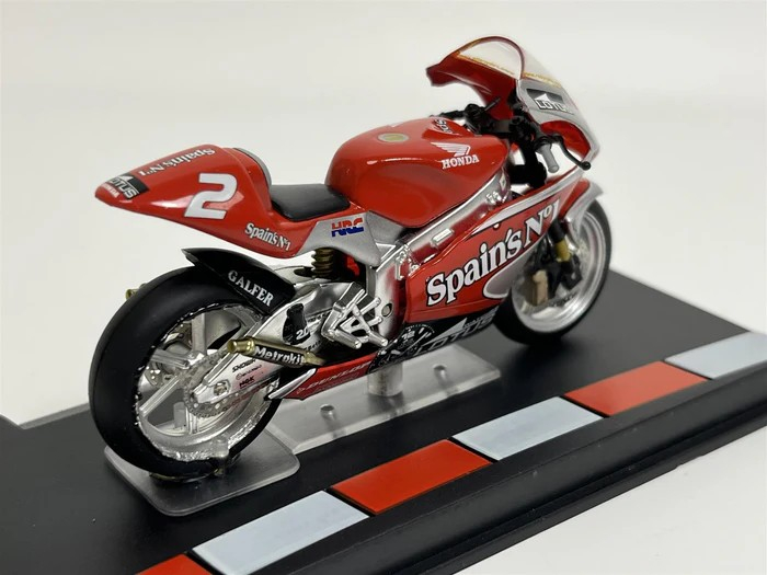 Macheta Motocicleta Honda RS250RW Roberto Rolfo Moto GP 2004 – Scara 1:24 [3]