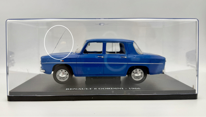 Macheta Renault 8 Gordini 1966 albastra, scara 1:24, vitrina plexiglas, Outlet [6]