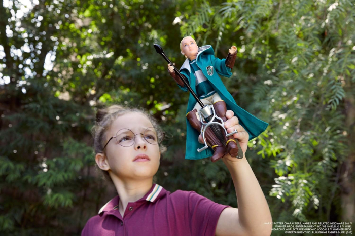 Mattel Harry Potter – Papusa Draco Malfoy Quidditch GDJ71, cu matura Nimbus 2001 si Snitch de aur [7]