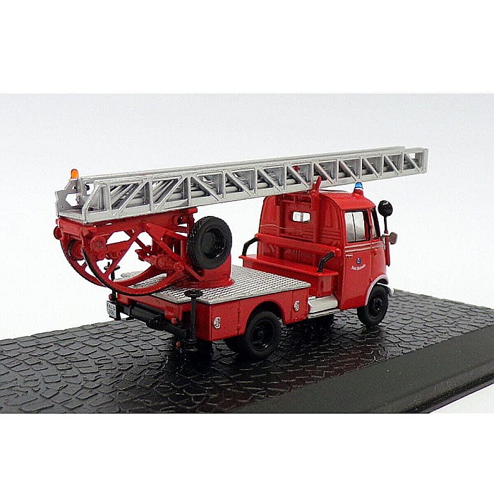 Macheta autospeciala pompieri Mercedes-Benz L319, Atlas, scara 1:72 [2]