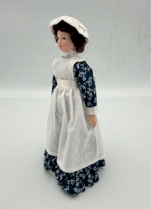 Papusa din portelan Nanny scara 1/12 pentru casute de papusi, cu suport [2]