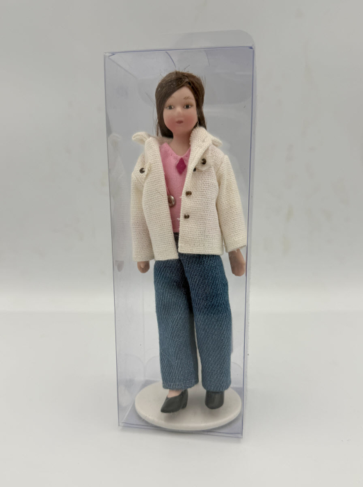 Papusa din portelan tanara cu par lung - miniatura casute de papusi [3]