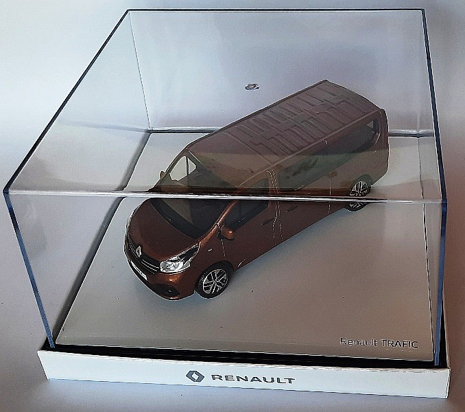 Renault Trafic maro, macheta auto scara 1/43 Norev [1]