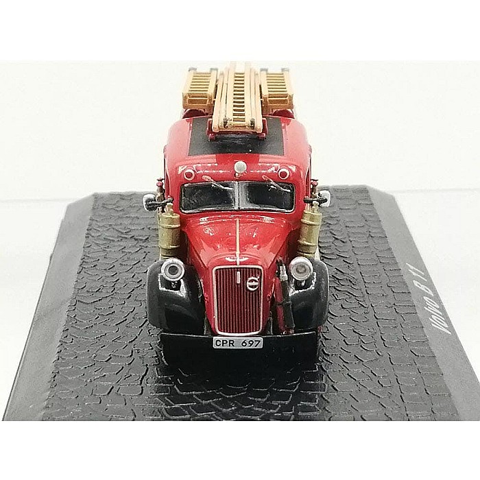 Macheta Pompieri Volvo B11: Pregatita de Interventie, scara 1:72, Atlas [4]