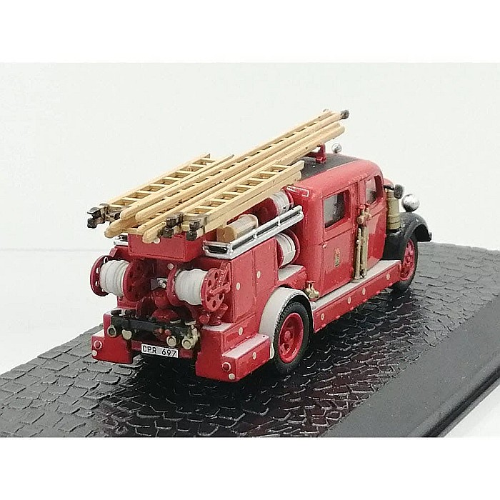 Macheta Pompieri Volvo B11: Pregatita de Interventie, scara 1:72, Atlas [7]