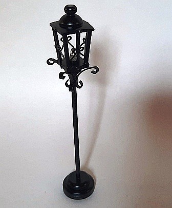 GRADINA - mobilier, decoratiuni si accesorii miniaturi papusi - Felinar fasonat pentru gradina -  functional