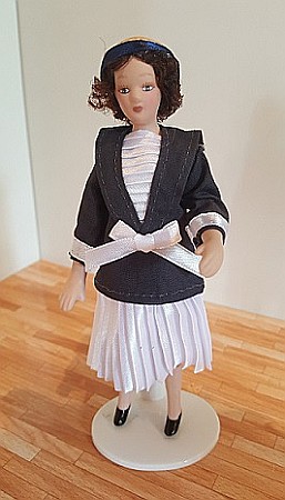 Papusi din portelan in miniatura pentru casute papusi si colectionari - Papusa portelan LADY MARINE - miniatura