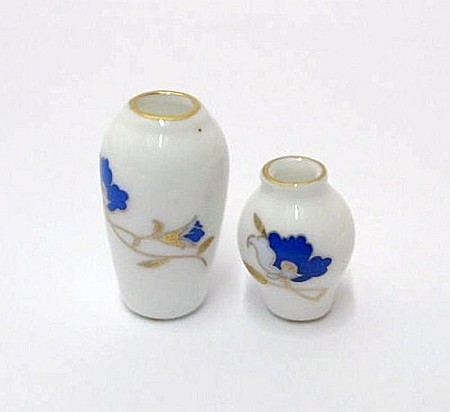 Servicii de masa, accsesorii si obiecte diverse din portelan pentru casuta papusi - Set de 2 vaze din portelan - miniaturi colectionari