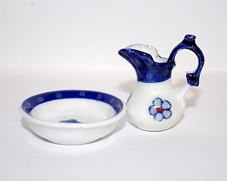 Servicii de masa, accsesorii si obiecte diverse din portelan pentru casuta papusi - Set portelan 2 piese - miniaturi colectionari papusi