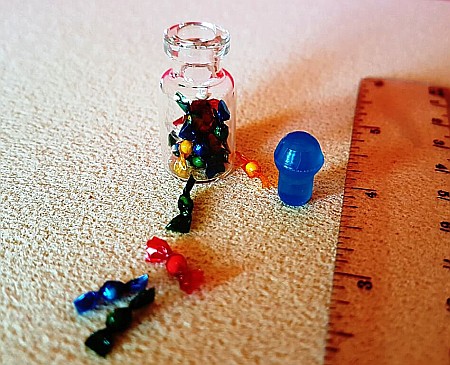BUCATARIE - mobila, vase, ustensile, mancare, aparatura miniaturi papusi - Borcan din sticla - dulciuri - miniatura papusi