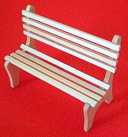 GRADINA - mobilier, decoratiuni si accesorii miniaturi papusi - Banca din lemn natur pentru gradina - miniatura papusi 1:12