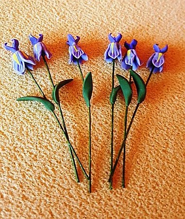GRADINA - mobilier, decoratiuni si accesorii miniaturi papusi - Set IRISI - flori artificiale - casuta papusi