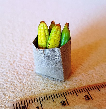 BUCATARIE - mobila, vase, ustensile, mancare, aparatura miniaturi papusi - Punga de cumparaturi cu legume / fructe - miniatura colectionari scara 1:12