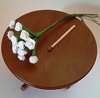 GRADINA - mobilier, decoratiuni si accesorii miniaturi papusi - Buchet de trandafiri albi pentru aranjamente- 1:12