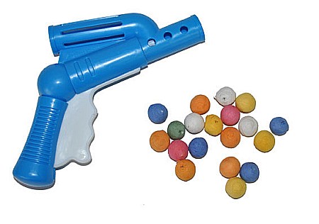 ACCESORII SI BIJUTERII CARNAVAL - Pistol plastic cu bile din bumbac