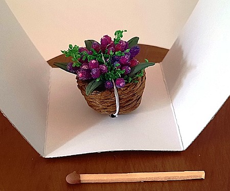 GRADINA - mobilier, decoratiuni si accesorii miniaturi papusi - Ghiveci cu flori colorate - miniatura papusi